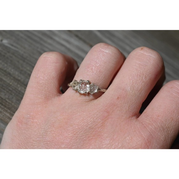 alternative raw diamond engagement ring raw crystal size 4 5 6 7 8 8 9 1… - Picture 3 of 4